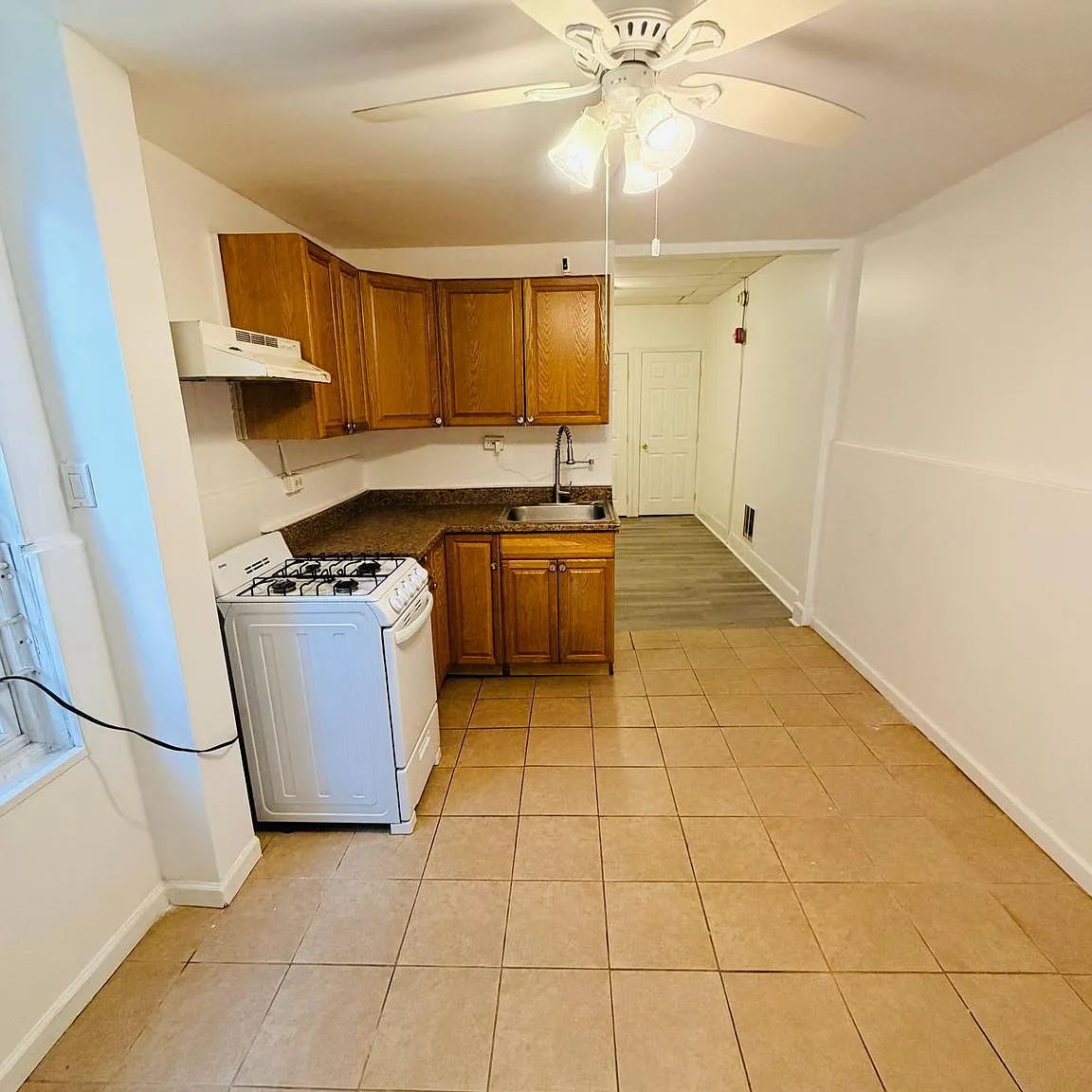 4 bed, 1316 sqft, $1,800 — Photo 3