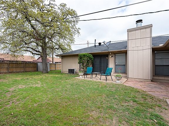 4th image of 4017 Kenwood Dr