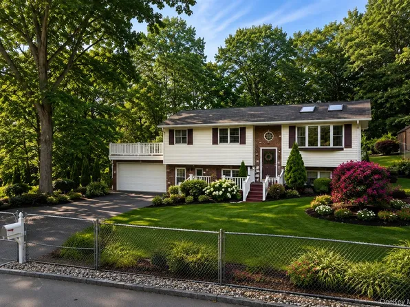 9 Kingsville Drive, Monroe, NY 10950