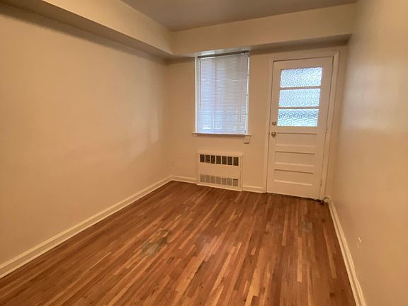 queensize bedroom