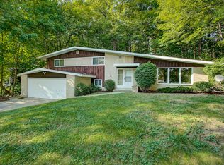 7194 Darnell Ln, Greendale, WI 53129