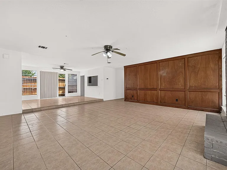 2523 Creekway Cir — Photo 10