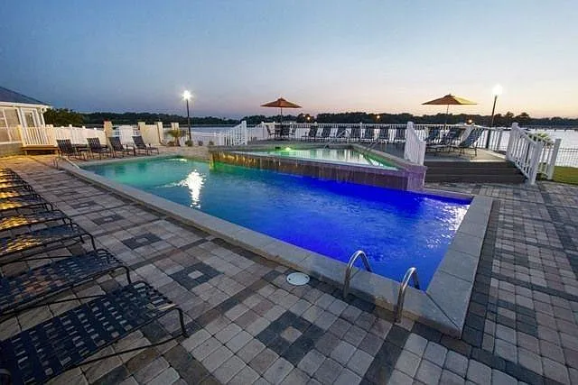 Lakeshore Pointe Apartment Homes