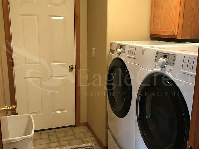 2331 Hawk Dr — Photo 12