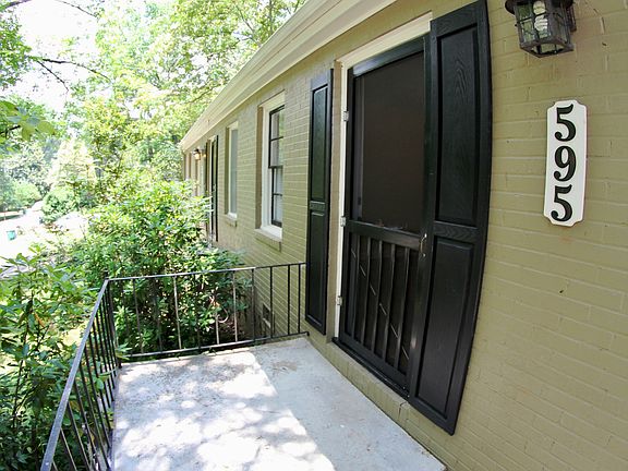 Private Entry and End Unit!