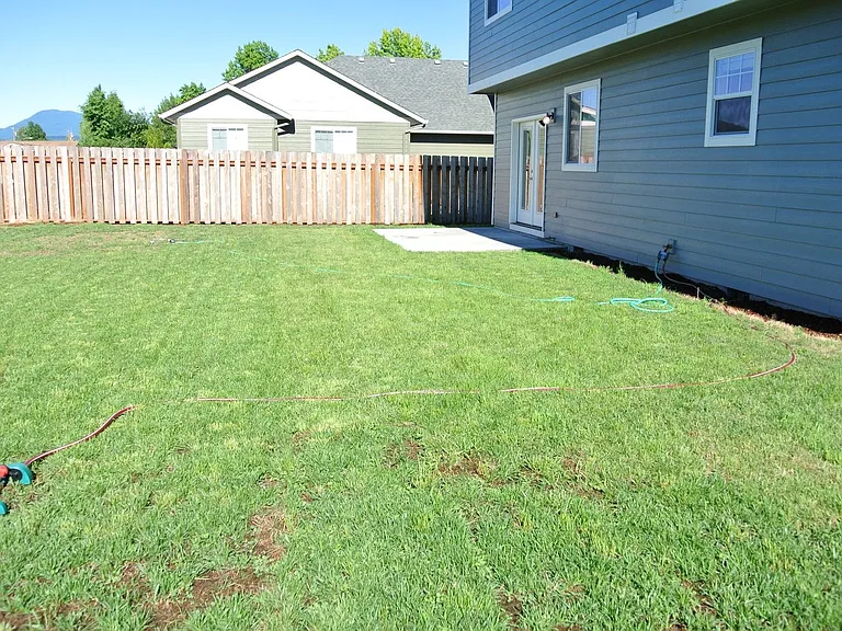 2620 Newton St — Photo 25