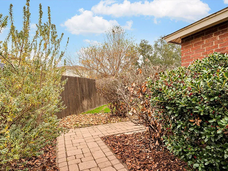 3967 Cherokee Blvd — Photo 36
