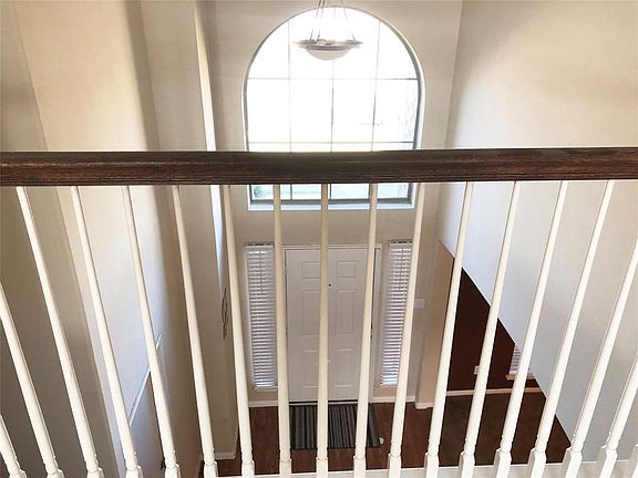 4th image of 9403 Camelia Crest Ln
