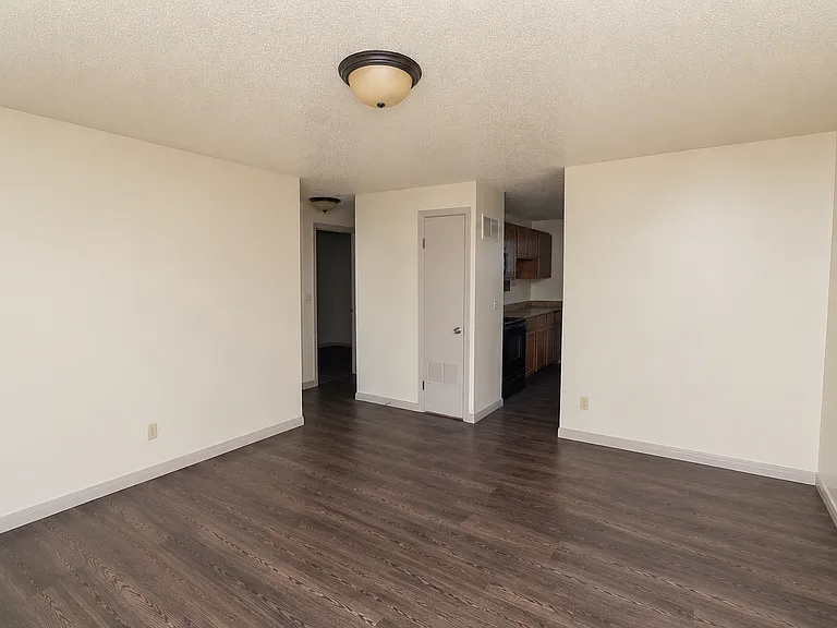1025 S Pineridge Rd — Photo 6