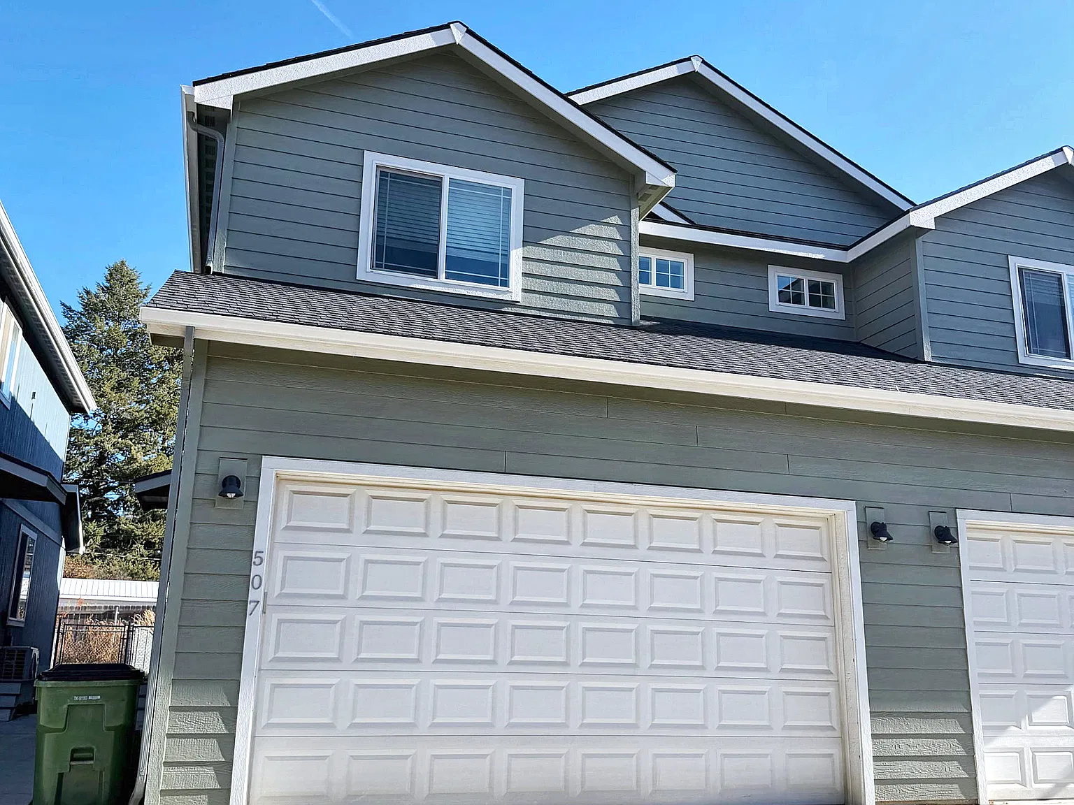 3 bed, 2.5 bath, 1460 sqft, $2,000 — Photo 2