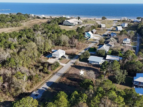 165 Vacation Ln, Waveland, MS 39576