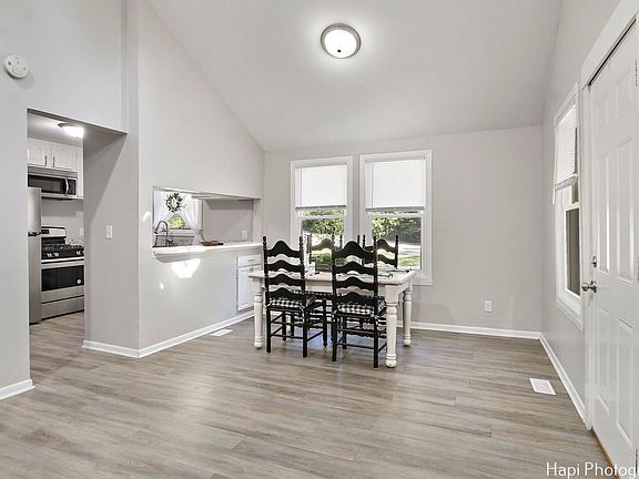5th image of 21743 W Oak Ave