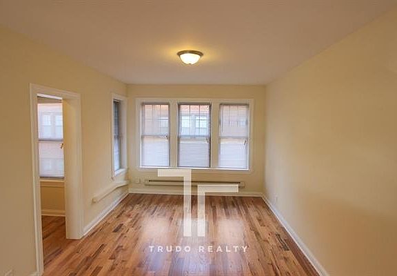 2nd image of 4407 N Wolcott Ave #3