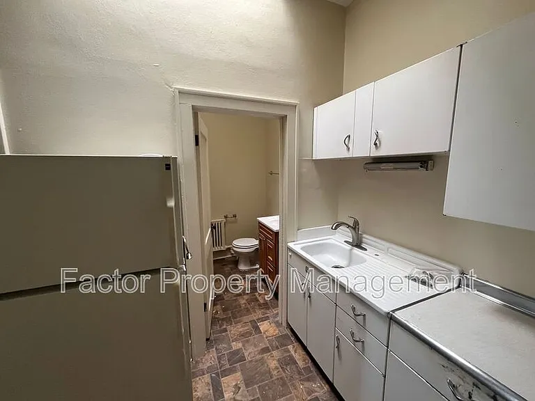 201 1/2 S Minnesota Ave #4 — Photo 14