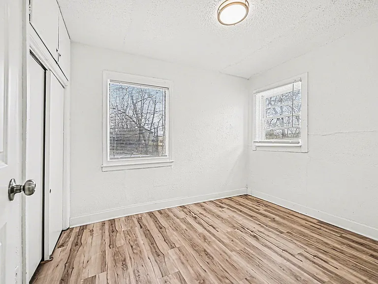 4212 Cleveland Ave — Photo 8