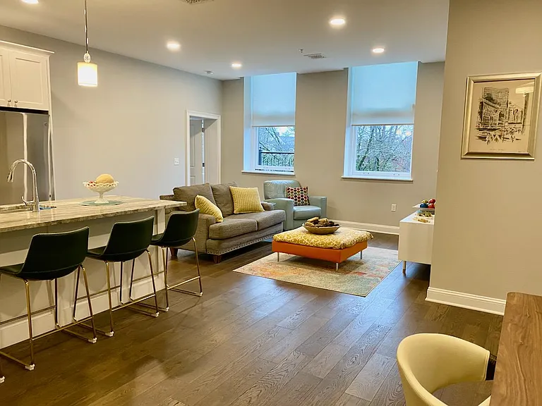 77 Van Dam St #302 — Photo 6