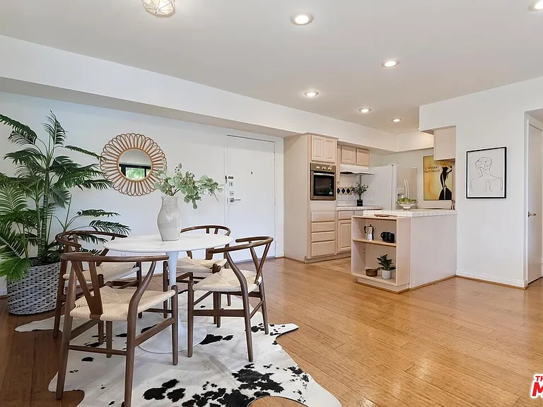 1351 N Crescent Heights Blvd #207 — Photo 10
