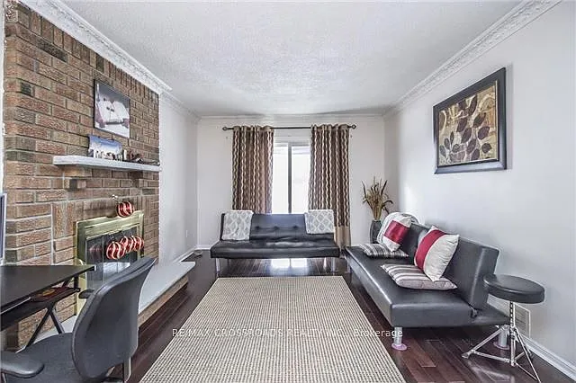 2 Hampstead Ct — Photo 5