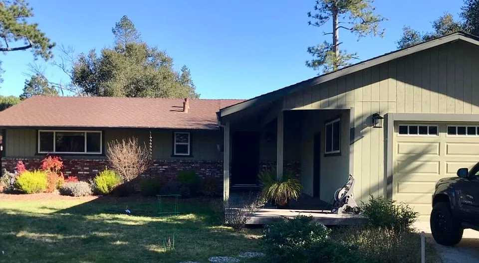 260 Bobs Ln