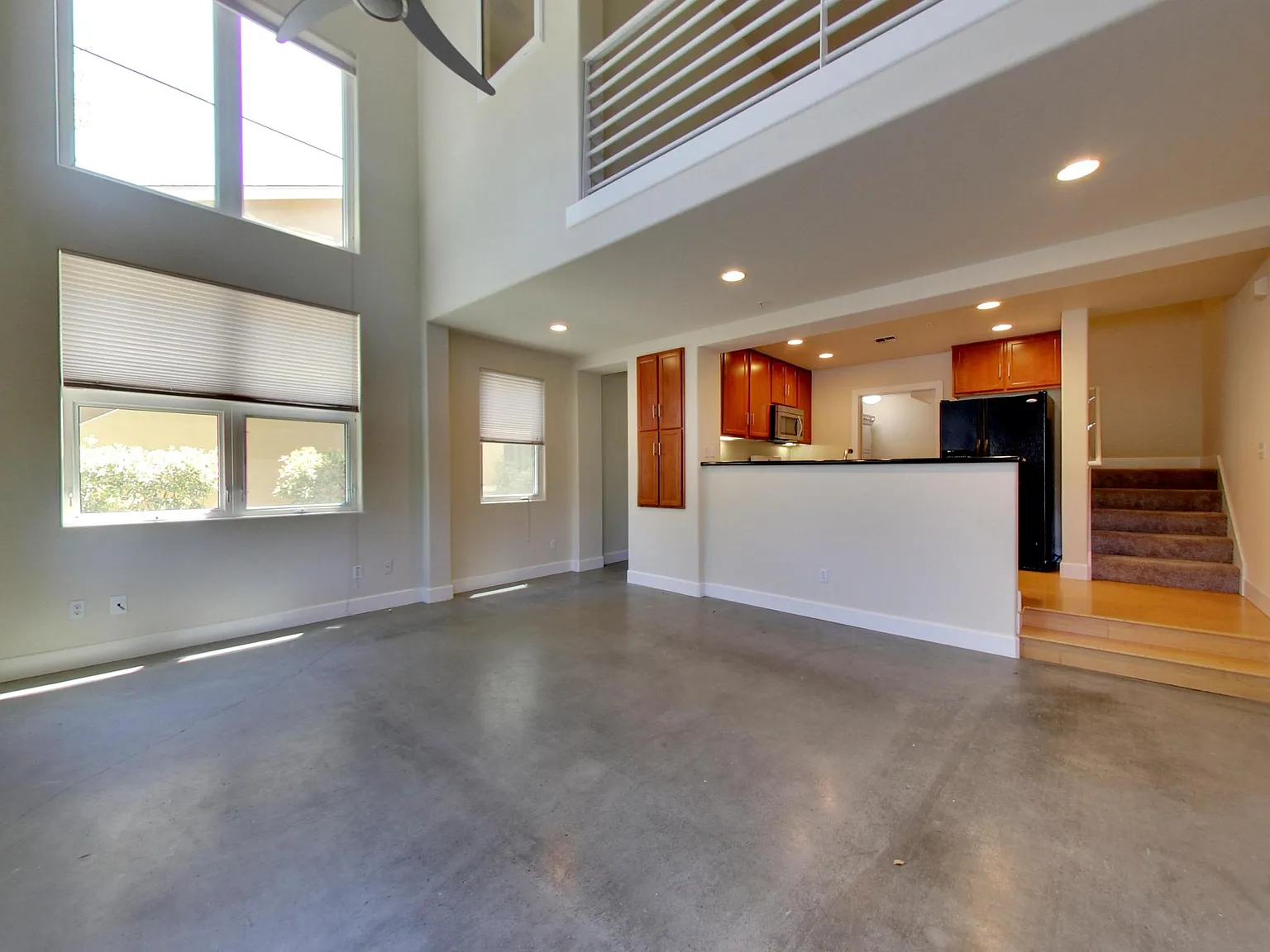 1 bed, 1.5 bath, 952 sqft, $2,500 — Photo 2