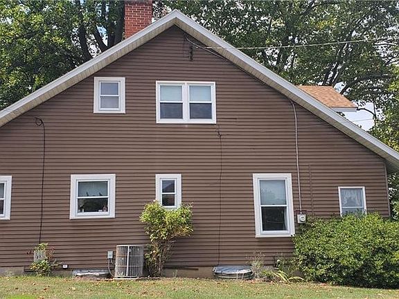 2nd image of 2302 S Aubrey St