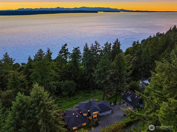 16025 25th Avenue SW, Burien, WA 98166