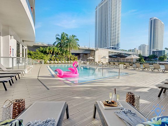 5th image of 2602 E Hallandale Beach Blvd #Id1227541p