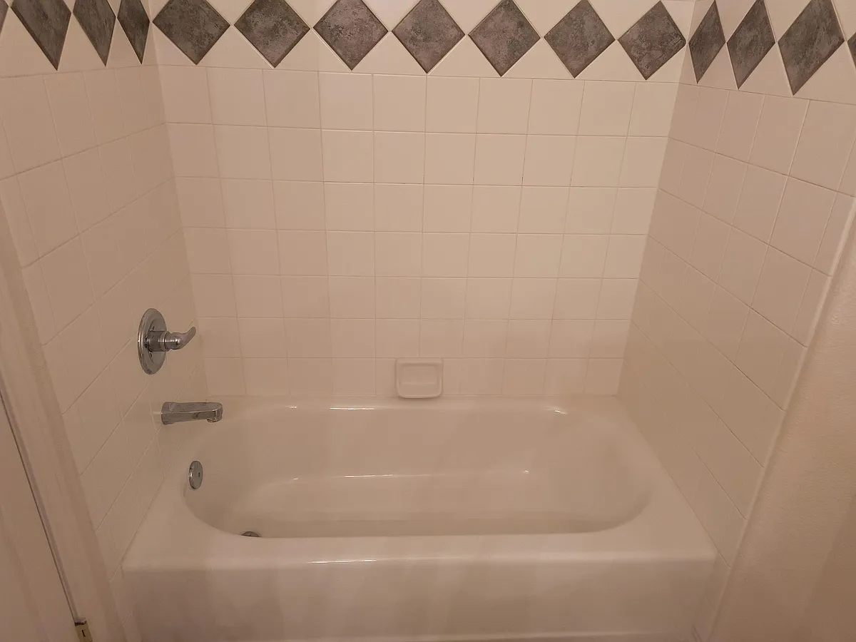 Building Photo - 752 Glen Ct #30