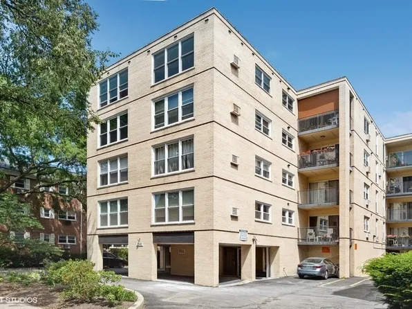 2141 Ridge Ave APT 2C, Evanston, IL 60201