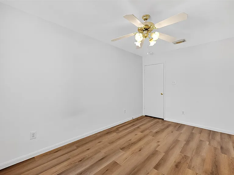 8366 Golf Green Cir — Photo 22