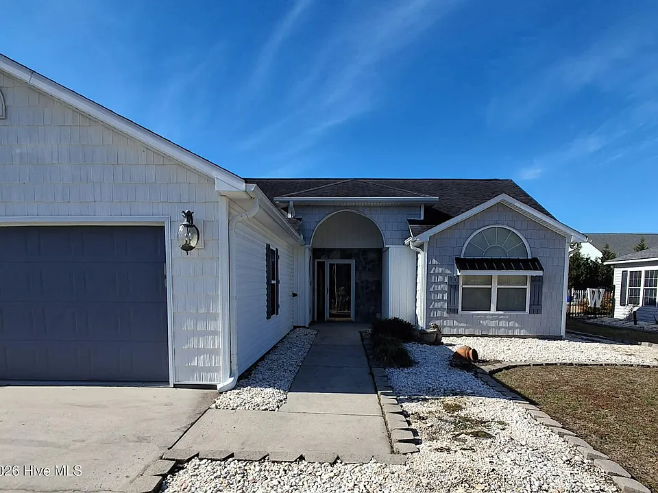 1584 Eyota Dr SW