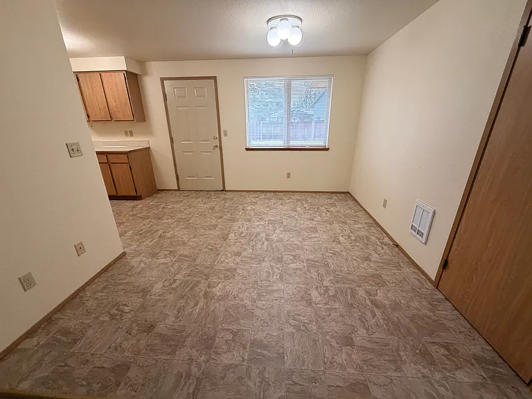 8525 44th Dr NE #2 — Photo 3