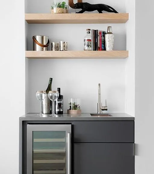 Wet bar and wine fridge