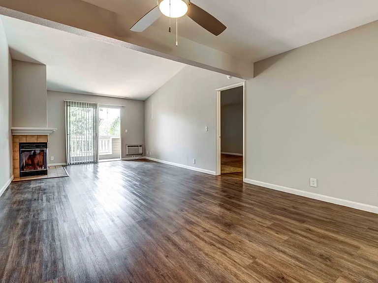 Terra House Apartments — Photo 7
