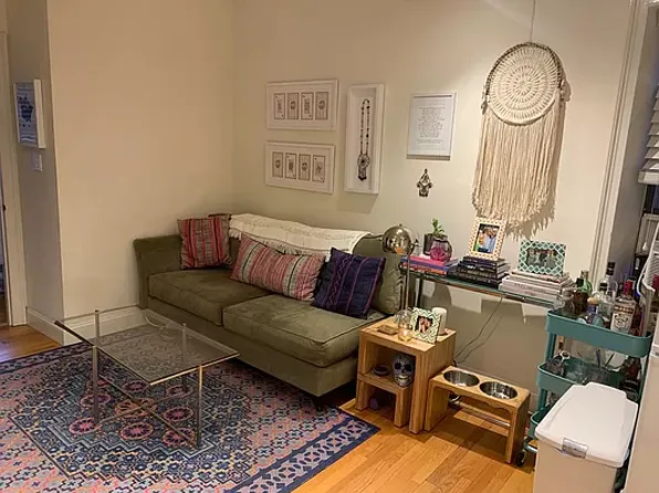 217 W 16th St APT 1C, New York, NY 10011