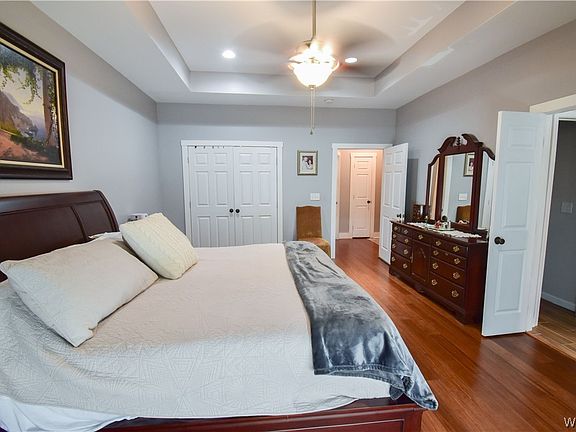 3rd image of 11804 Benton Ave