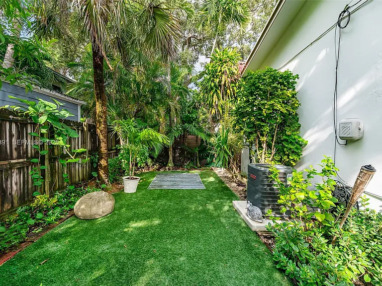 3100 Naomi St #3102 — Photo 10