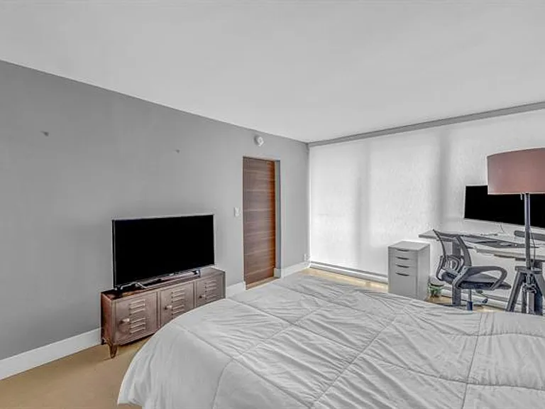 7601 E Treasure Dr #416 — Photo 20