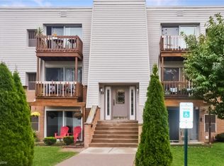 27345 Westown Blvd APT 1112, Westlake, OH 44145