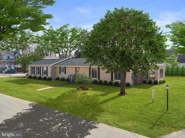 929 Edgewood Rd, Edgewater, MD 21037