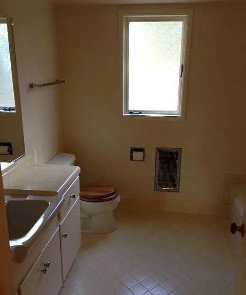 Spruce St — Photo 18