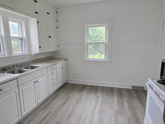 2nd image of 1539 S 10th St