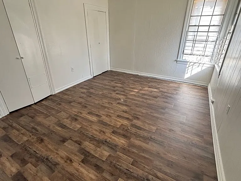 2946 Midway St — Photo 5