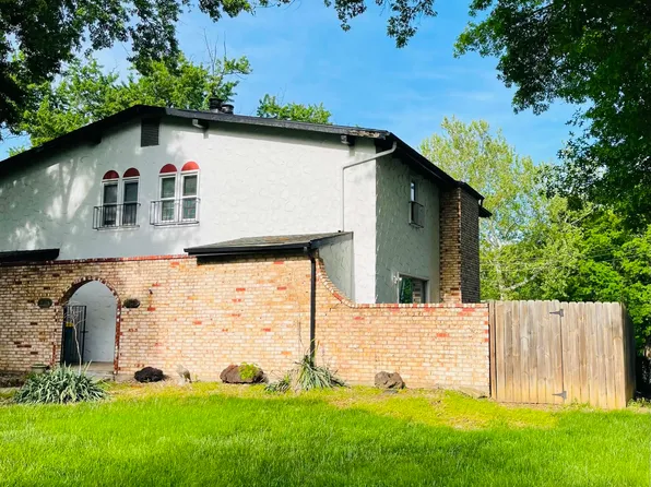 6633 Bluejacket St, Shawnee, KS 66203