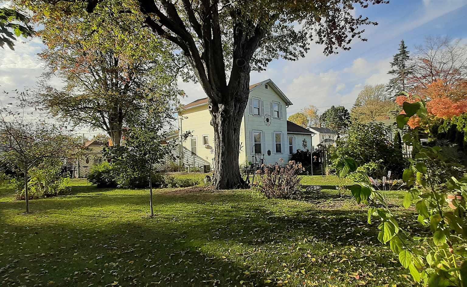 195 E Union St, Waterloo, IN 46793 Zillow