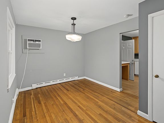 4th image of 1608 Normandy Dr