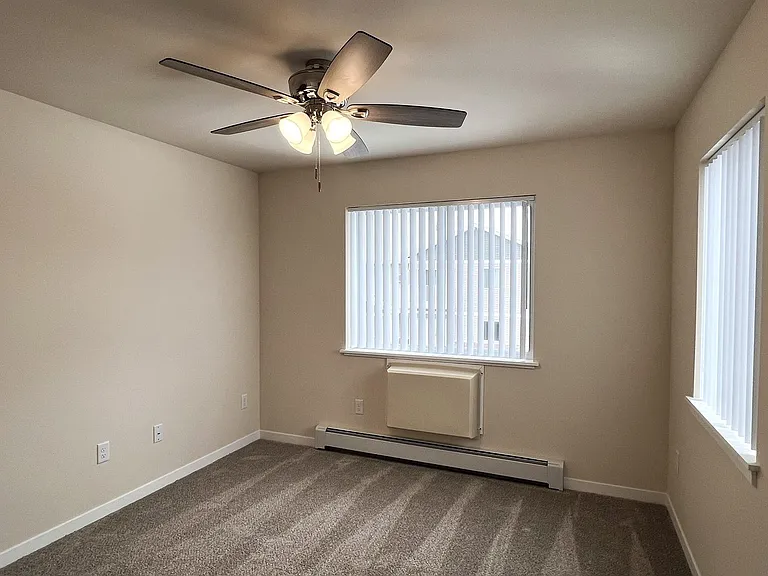 713 Caroline St — Photo 111