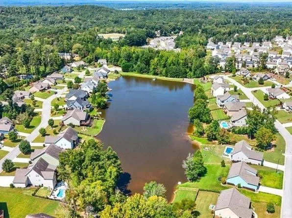 54 Azalea Lakes Dr, Dallas, GA 30157