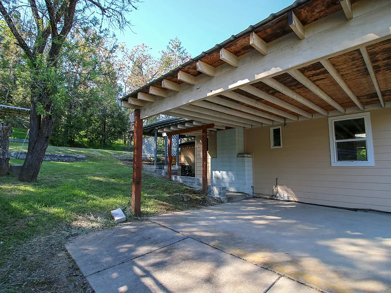 355 W Oak St — Photo 30