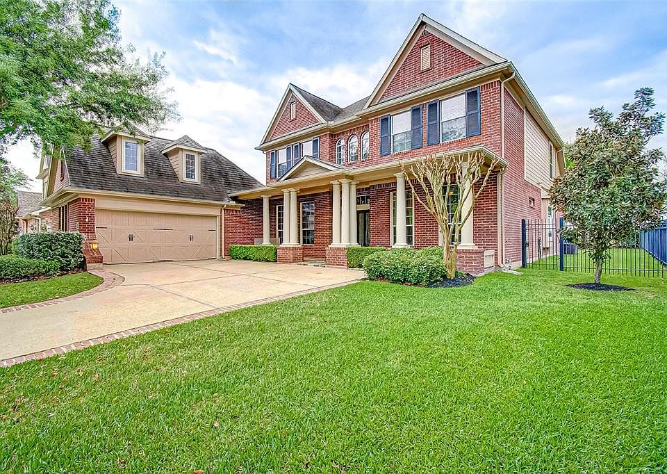 Looking for mature trees and nice sized yard then look no further. 2 car garage with double driveway parking. Southern Stunner